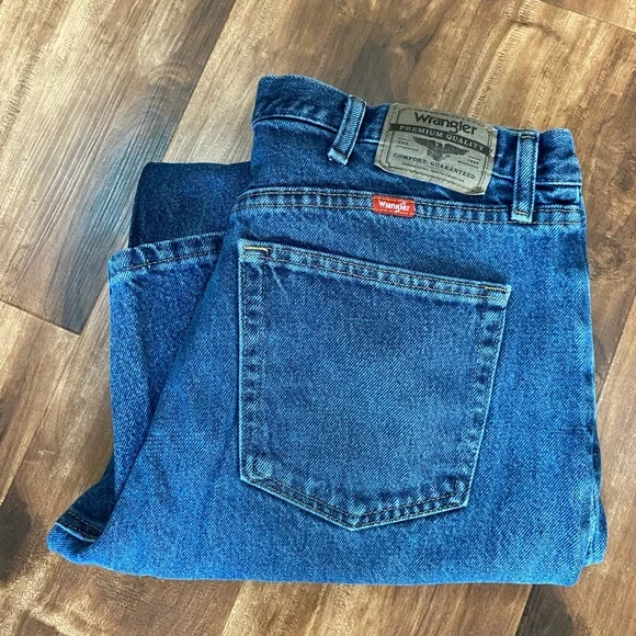 Men’s Wrangler Regular Fit Jeans (Size: 36 x30) - Picture 2 of 10